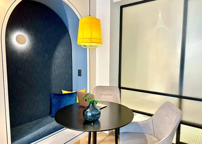 Park Life Masaryk Aparthotel 4*