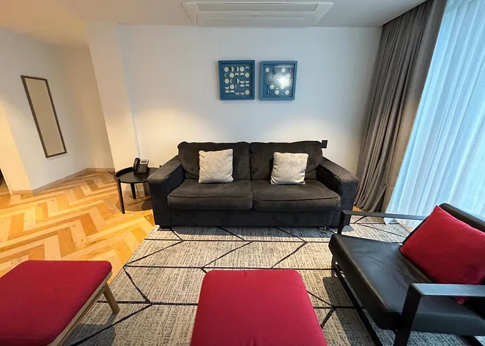 Park Life Masaryk Aparthotel 4*